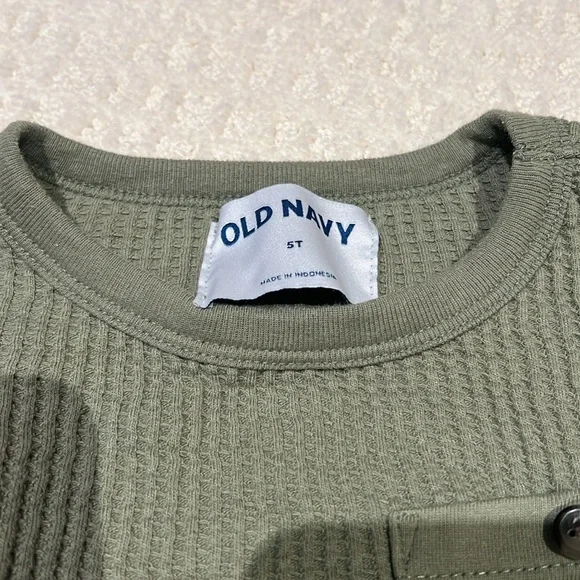 Old navy | 5t green waffle shirt - Picture 2 of 3
